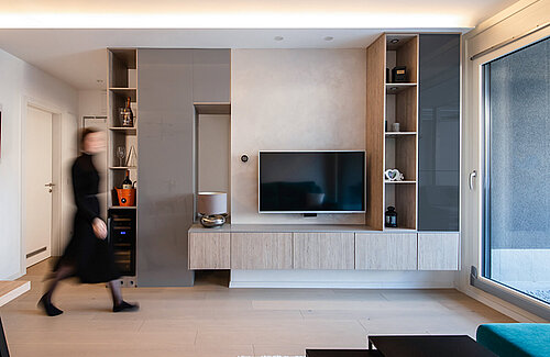 Construction: STUDIO PLUS