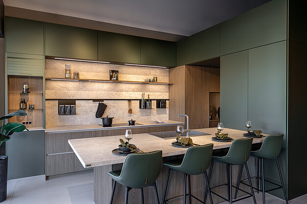 AV 5015 Metallic Olive Green | AV 2020 Brown Luxor